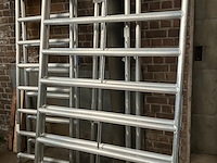 Steiger onderdelen w.o. platform en staanders zarges - afbeelding 2 van  8