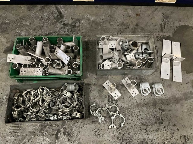 Steiger toebehoren o.a. buiskoppelingen, aluminium voetplaten - afbeelding 1 van  8