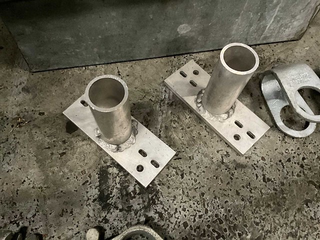 Steiger toebehoren o.a. buiskoppelingen, aluminium voetplaten - afbeelding 5 van  8