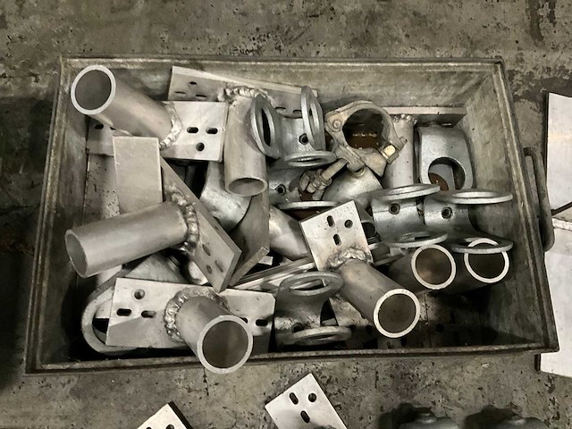 Steiger toebehoren o.a. buiskoppelingen, aluminium voetplaten - afbeelding 6 van  8