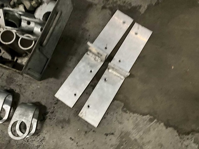 Steiger toebehoren o.a. buiskoppelingen, aluminium voetplaten - afbeelding 8 van  8
