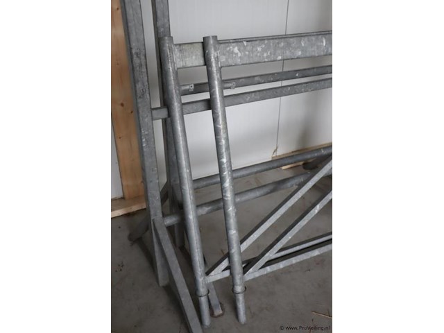 Steigerbok - 160x5x114cm - 157x5x170cm - afbeelding 3 van  8