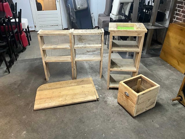 Steigerhouten kast en lade (5x) - afbeelding 1 van  2