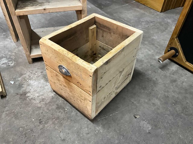 Steigerhouten kast en lade (5x) - afbeelding 3 van  6