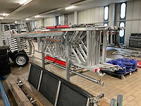 Steigerjuk met diverse steigeronderdelen - afbeelding 6 van  7