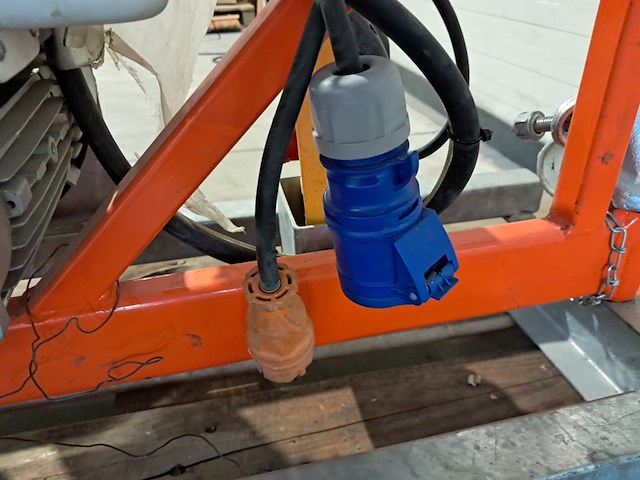 Steigerlier met zwenkarm 230v, imer, tr225 nf, 2016 - afbeelding 4 van  16