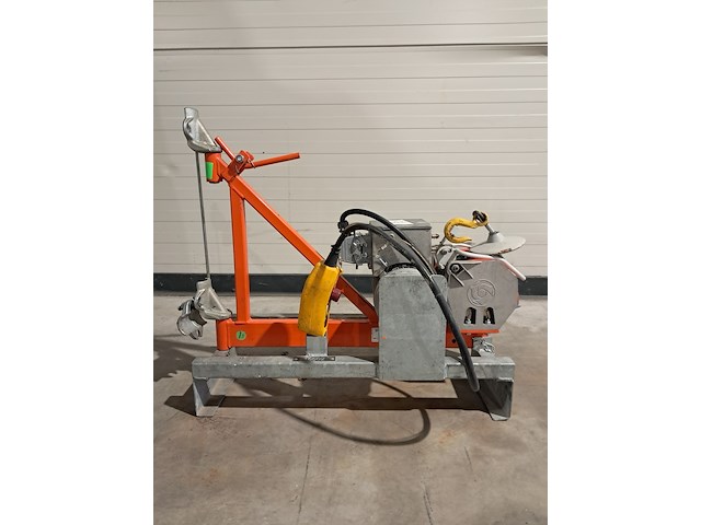 Steigerlier met zwenkarm 230v ~ imer, tr225 nf, bouwjaar 2012 - afbeelding 1 van  14