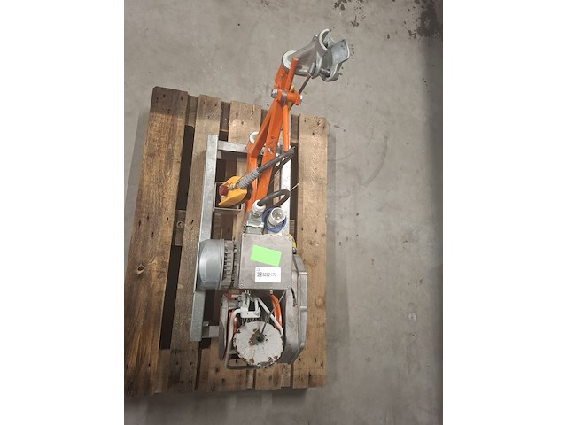 Steigerlier met zwenkarm 230v ~ imer, tr225 nf, bouwjaar 2015 - afbeelding 9 van  11