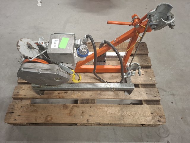 Steigerlier met zwenkarm 230v ~ imer, tr225 nf, bouwjaar 2015 - afbeelding 10 van  11