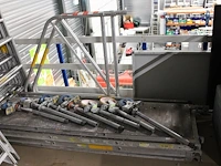 Steigermateriaal w.o. negen zijdelen, twee leuningen, drie valbeveiligingen, 19 schoren/diagonalen, 9 wiele... - afbeelding 4 van  4