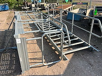 Steigertrap met bordes - afbeelding 2 van  8