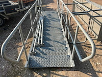 Steigertrap met bordes - afbeelding 7 van  8