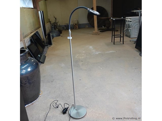 Steinhauer staande multiverstelbare lamp - afbeelding 1 van  5