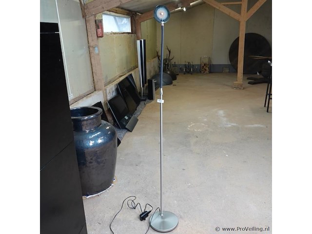 Steinhauer staande multiverstelbare lamp - afbeelding 3 van  5