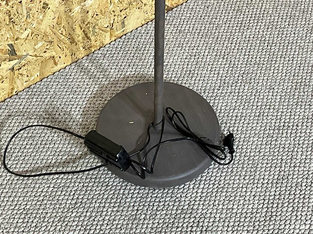 Steinhauer vloerlamp - afbeelding 4 van  4