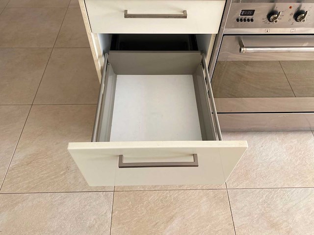Steinhaus - keuken met apparatuur - afbeelding 2 van  37