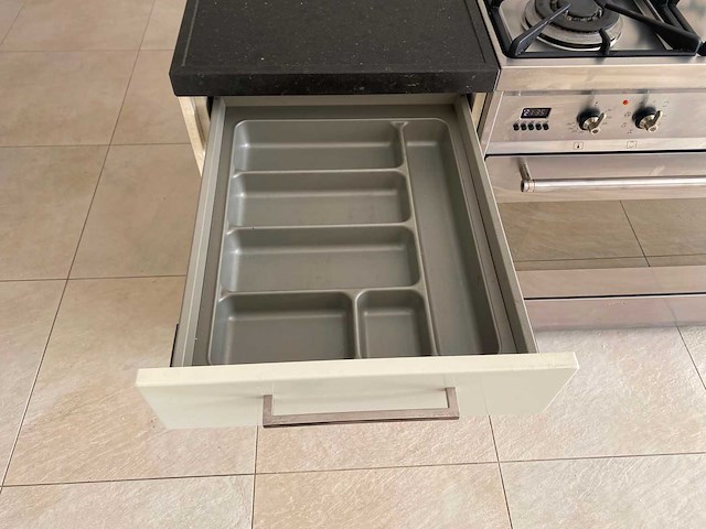 Steinhaus - keuken met apparatuur - afbeelding 4 van  37