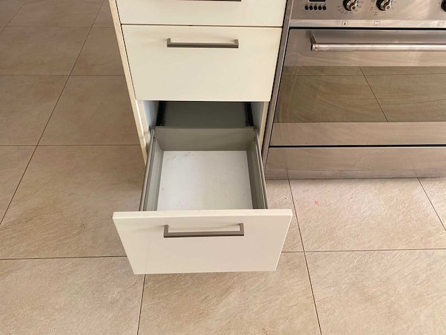Steinhaus - keuken met apparatuur - afbeelding 5 van  37