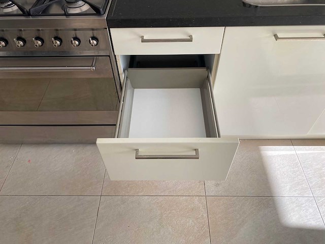 Steinhaus - keuken met apparatuur - afbeelding 13 van  37