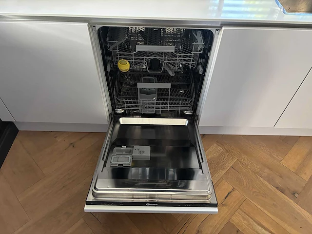 Steinhaus - keuken met bauknecht apparatuur - afbeelding 5 van  32