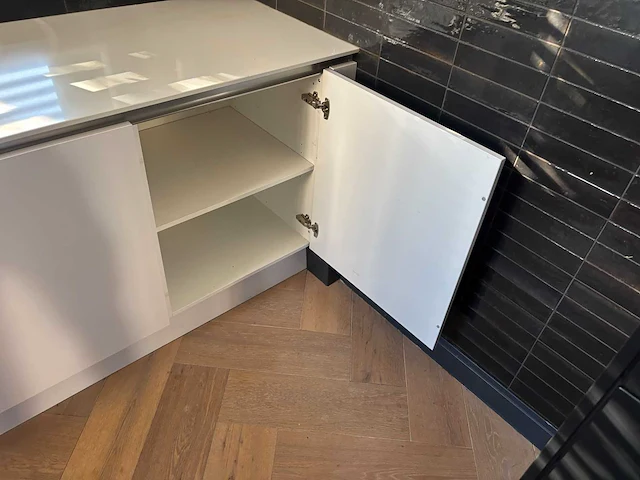 Steinhaus - keuken met bauknecht apparatuur - afbeelding 9 van  32