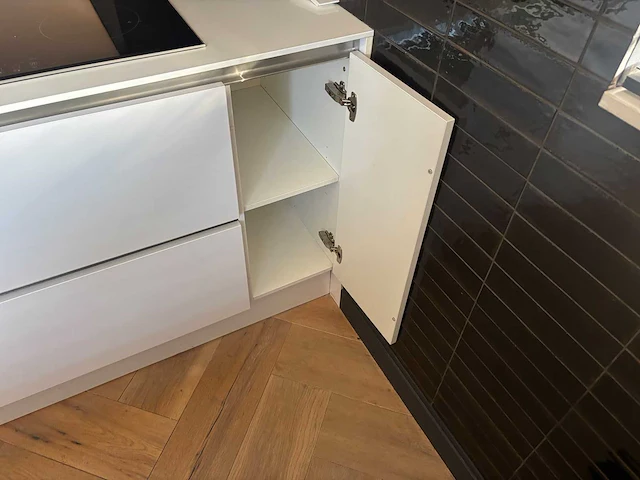 Steinhaus - keuken met bauknecht apparatuur - afbeelding 16 van  32