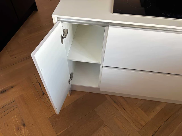 Steinhaus - keuken met bauknecht apparatuur - afbeelding 27 van  32