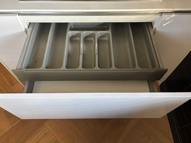 Steinhaus - keuken met bauknecht apparatuur - afbeelding 28 van  32