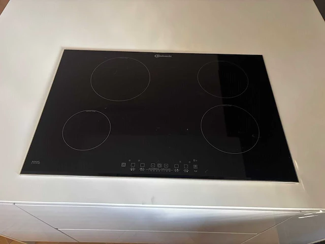 Steinhaus - keuken met bauknecht apparatuur - afbeelding 31 van  32