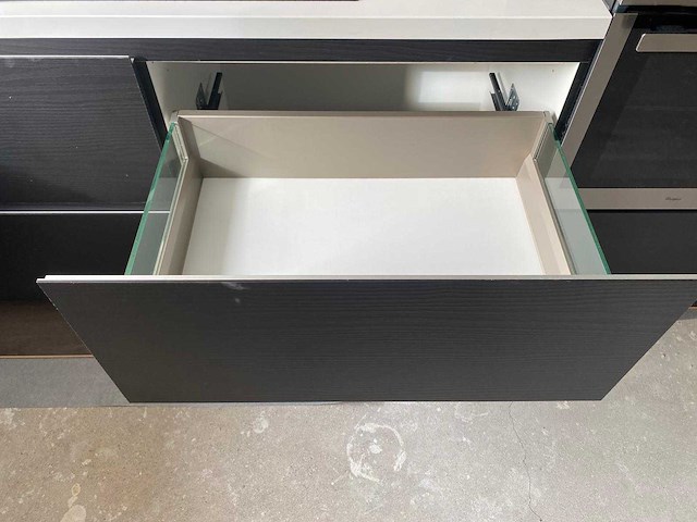 Steinhaus keuken met whirlpool apparatuur - afbeelding 3 van  23