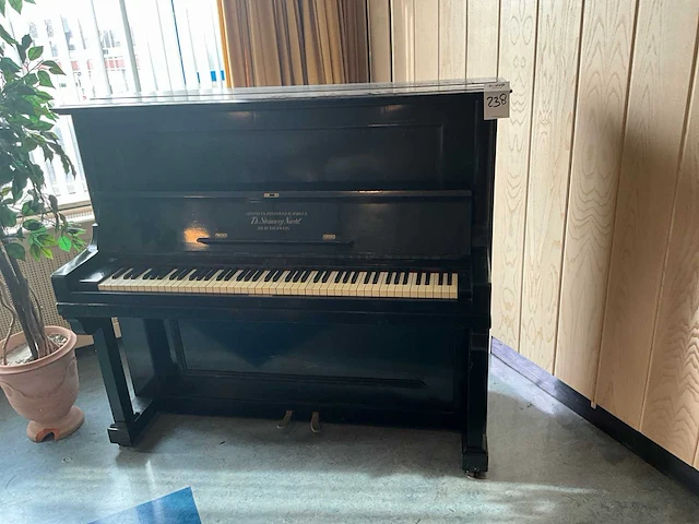 Steinweg piano - afbeelding 1 van  7