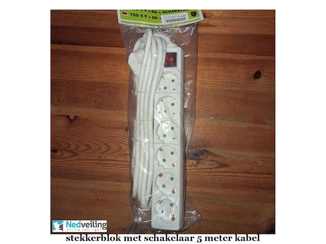 Stekkerblok met schakelaar 5 meter kabel (doos t) - afbeelding 1 van  3