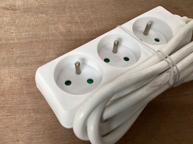 Stekkerdoos 3 voudig penaarde (13x) - afbeelding 1 van  2