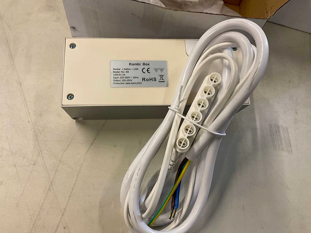 Stekkerdoos opbouw kombibox - afbeelding 3 van  3