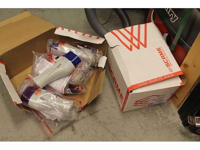 Stekkers scame libera. 135 stuks. - afbeelding 1 van  3