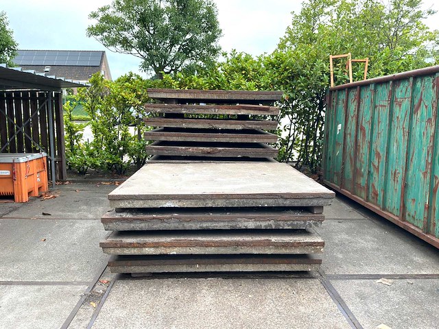 Stelcon platen/betonplaten 2x2 m1 13x - afbeelding 1 van  6