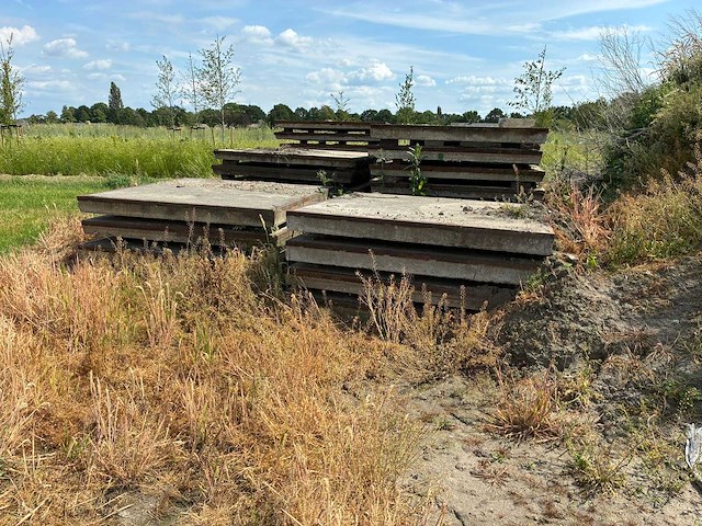 Stelconplaten met stalen rand (38x) - afbeelding 1 van  7