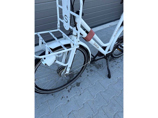 Stella - femme fatale - elektrische fiets - afbeelding 2 van  4