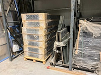 Stelling met diverse bedboxen, hoofdborden en halffabricaten - afbeelding 4 van  9