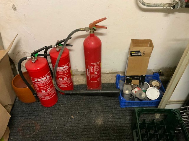 Stelling met diverse horeca benodigdheden (2x) - afbeelding 3 van  20