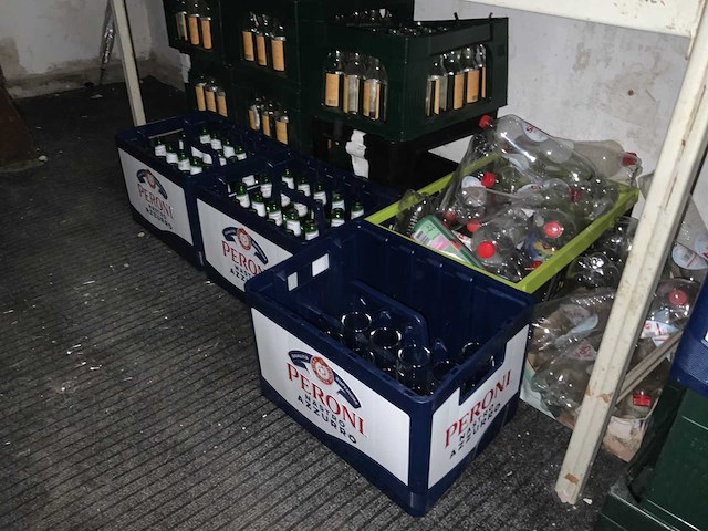 Stelling met diverse horeca benodigdheden (2x) - afbeelding 9 van  20