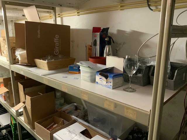 Stelling met diverse horeca benodigdheden (2x) - afbeelding 15 van  20