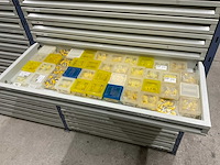 Stelling met elektromateriaal - afbeelding 3 van  32