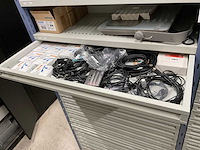 Stelling met elektromateriaal - afbeelding 9 van  32