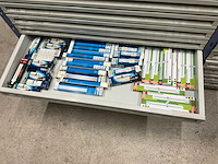 Stelling met elektromateriaal - afbeelding 22 van  32