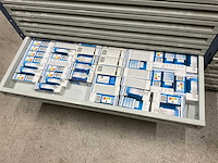 Stelling met elektromateriaal - afbeelding 24 van  32