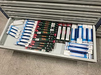 Stelling met elektromateriaal - afbeelding 25 van  32