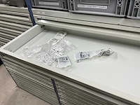 Stelling met elektromateriaal - afbeelding 28 van  32