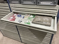 Stelling met elektromateriaal - afbeelding 29 van  32