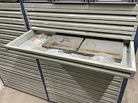 Stelling met elektromateriaal - afbeelding 30 van  32